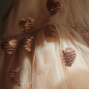 Платье феи с пайетками Konges Slojd "Yvonne Coeur Sequins", танец золотых сердец